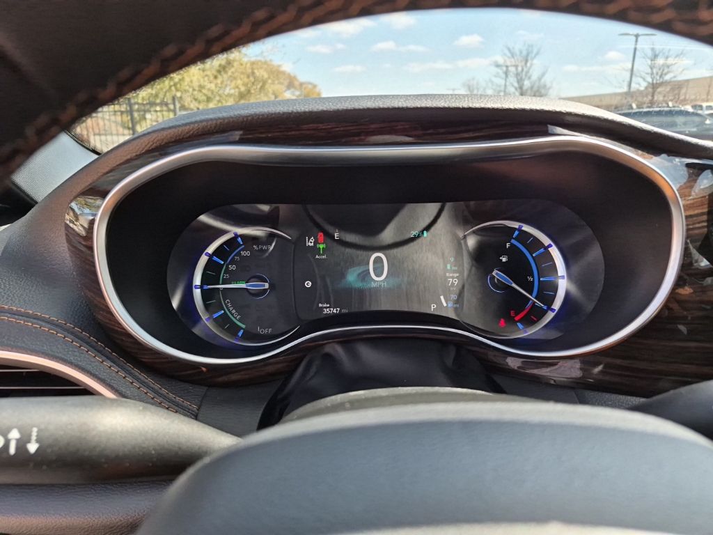 Used Car 2023 Chrysler Pacifica Hybrid  Pinnacle For Sale Under $35,000 In Austin, Texas