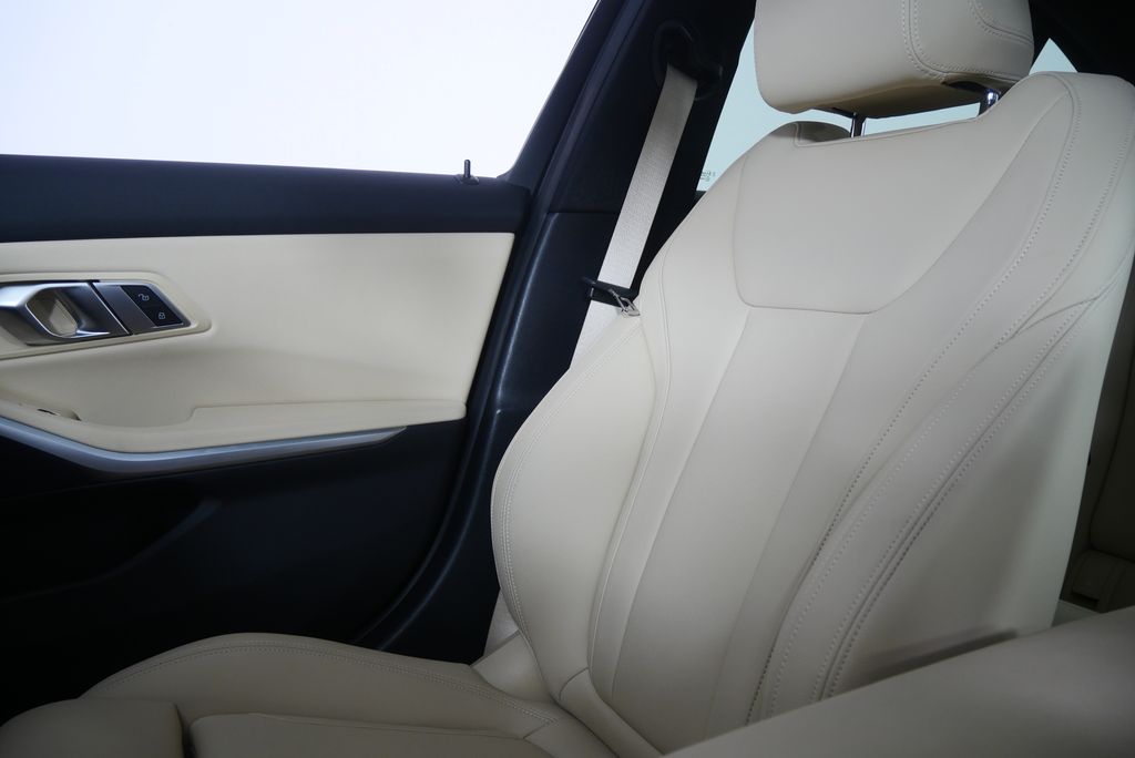 Thumbnail: 2019 BMW 3 Series - 23