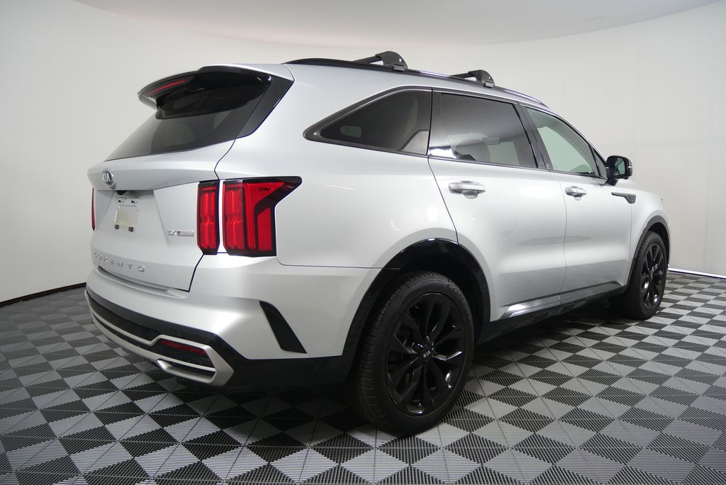 Thumbnail: 2021 Kia Sorento - 3