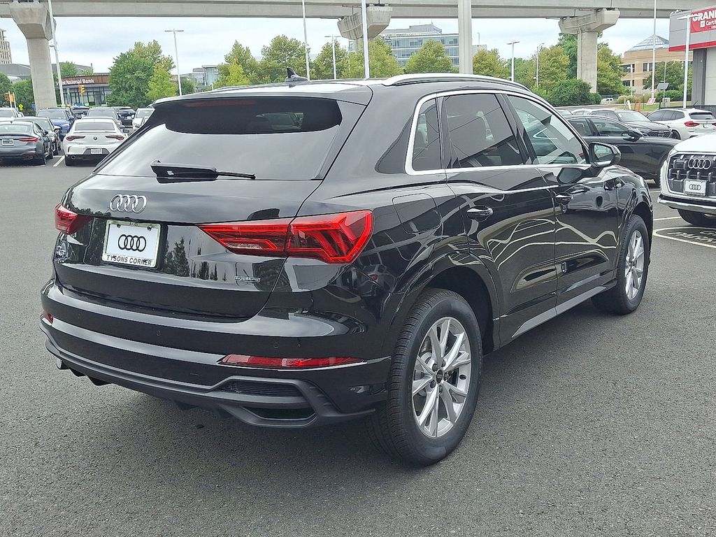 Thumbnail: 2025 Audi Q3 - 3