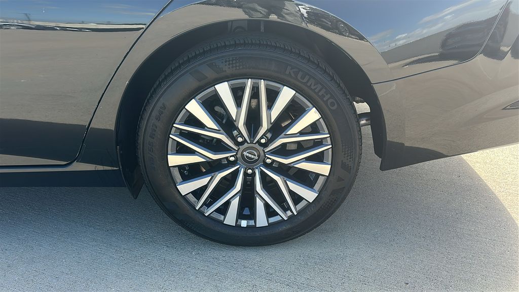 2025 Nissan Altima 2.5 SV Black at Durrett Motor Company