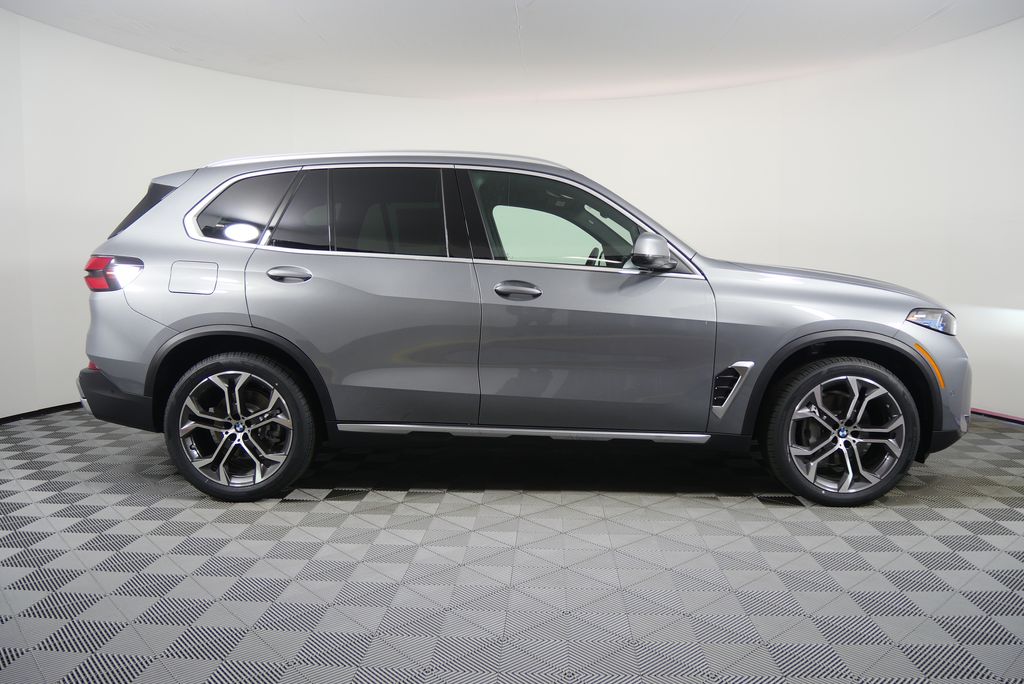 Thumbnail: 2026 BMW X5 - 2