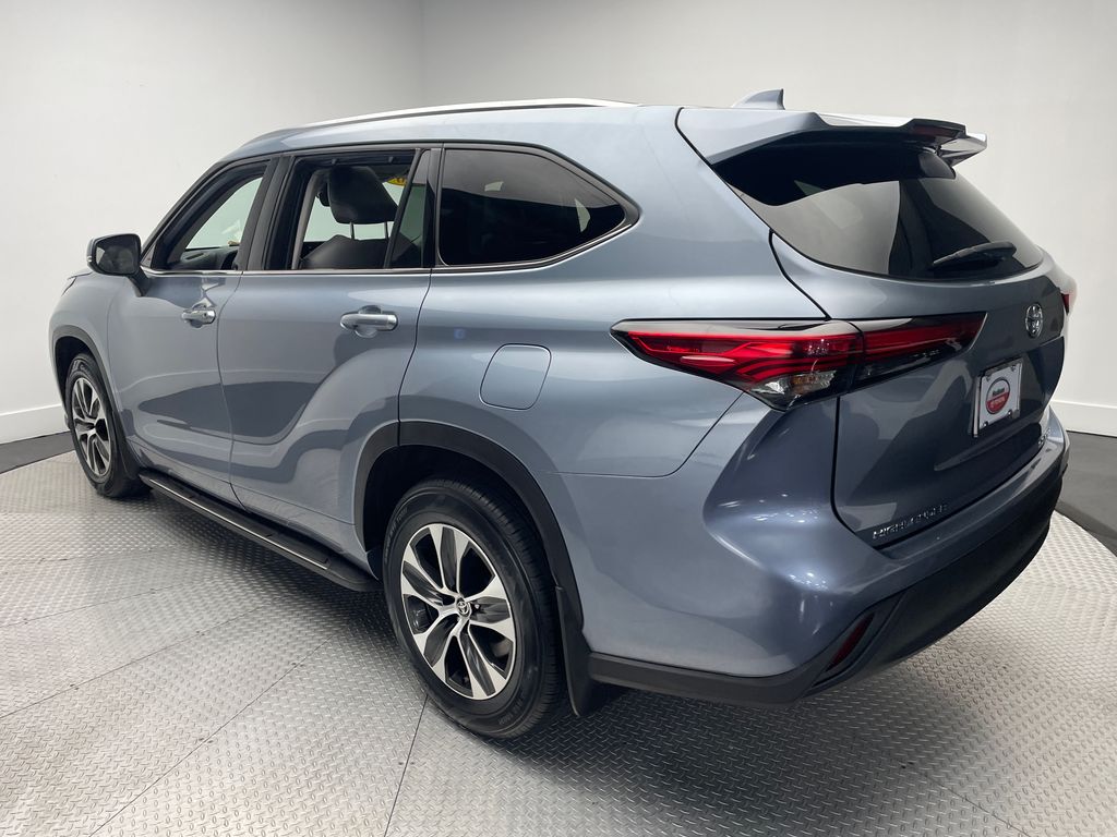 Thumbnail: 2020 Toyota Highlander - 7