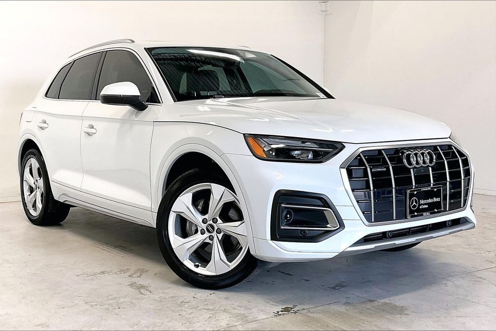 2021 Audi Q5 45 Premium Plus's photo