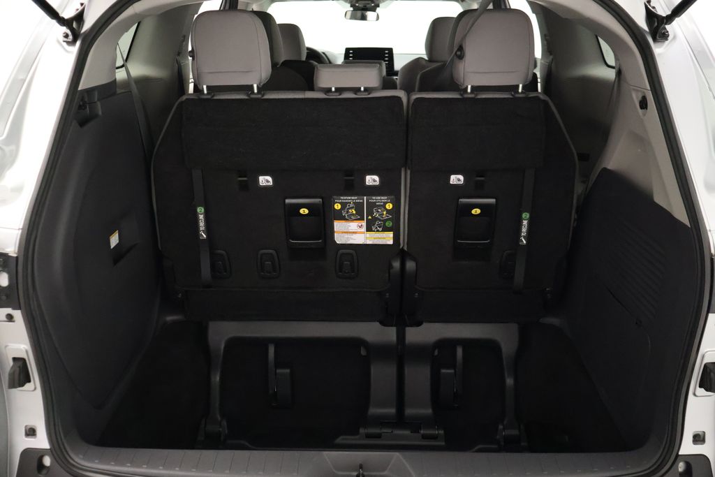 Thumbnail: 2023 Toyota Sienna - 21