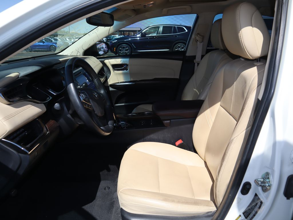 2014 Toyota Avalon XLE 10
