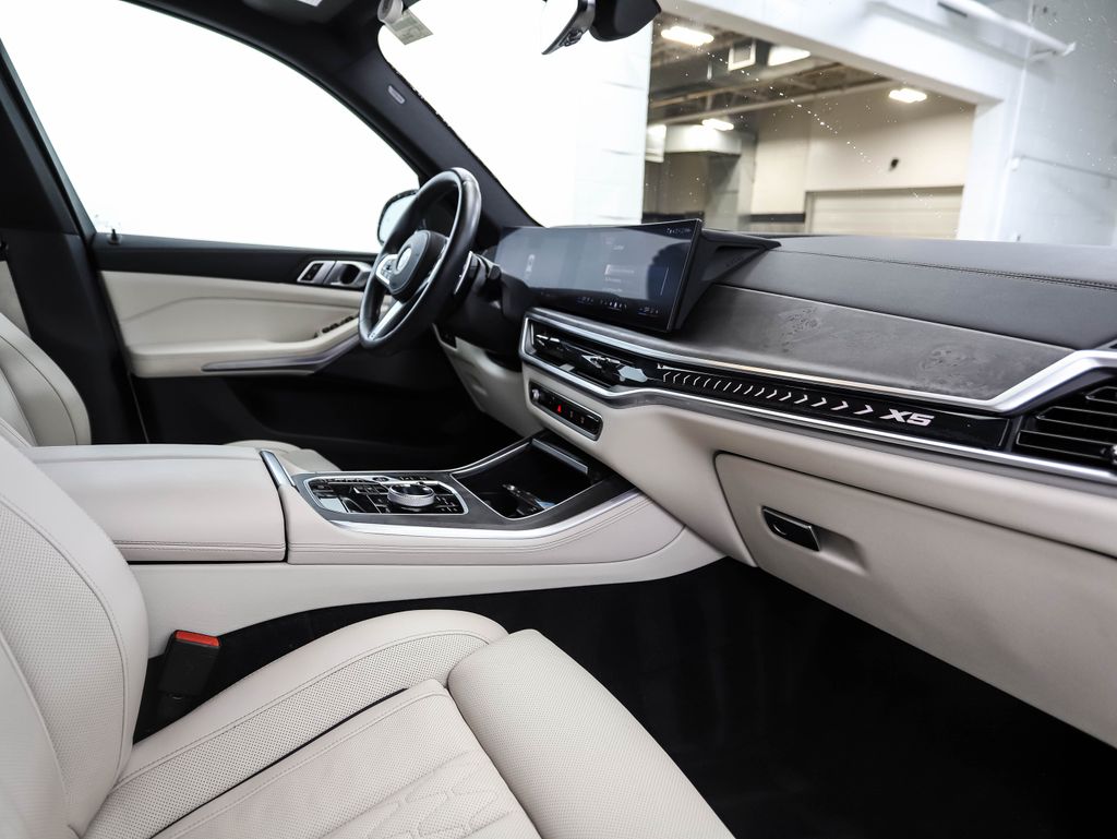 Thumbnail: 2024 BMW X5 - 29