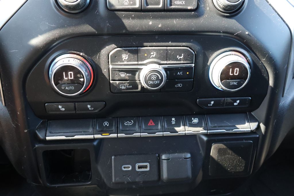 Thumbnail: 2019 Chevrolet Silverado 1500 - 24