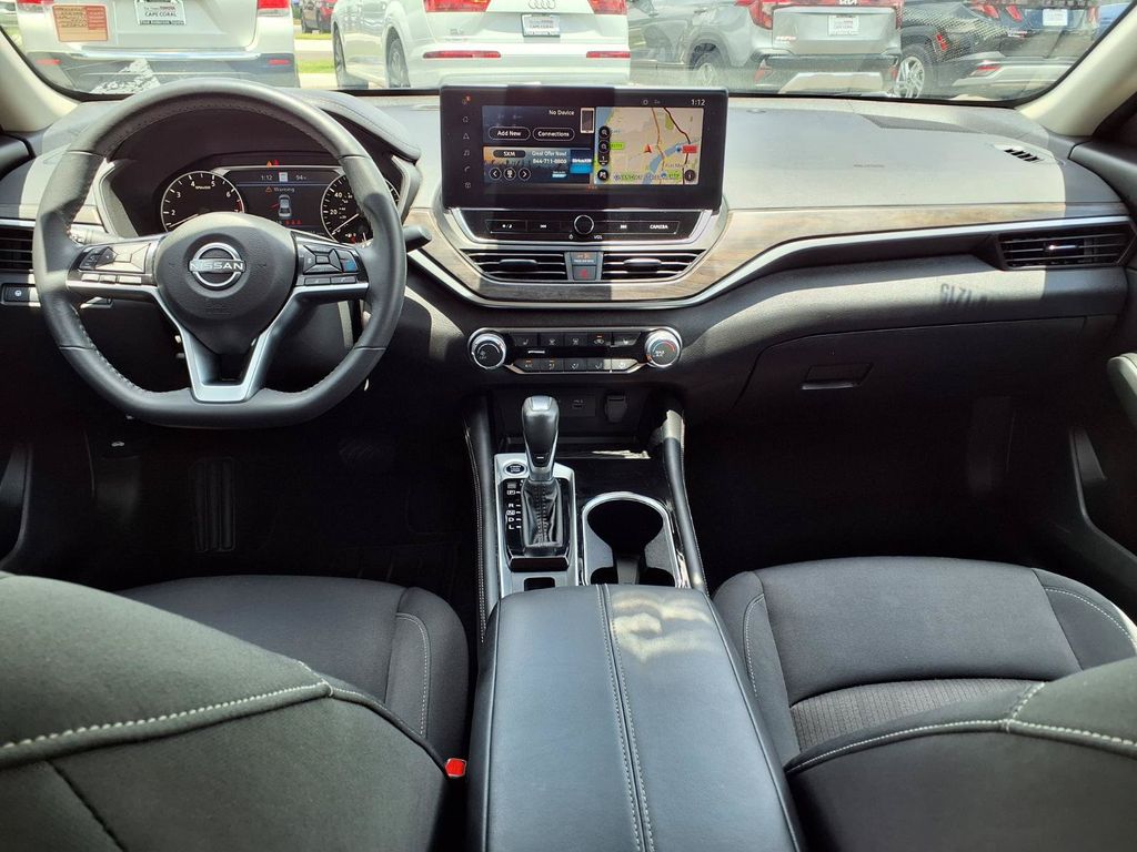 Used 2024 Nissan Altima Sedan