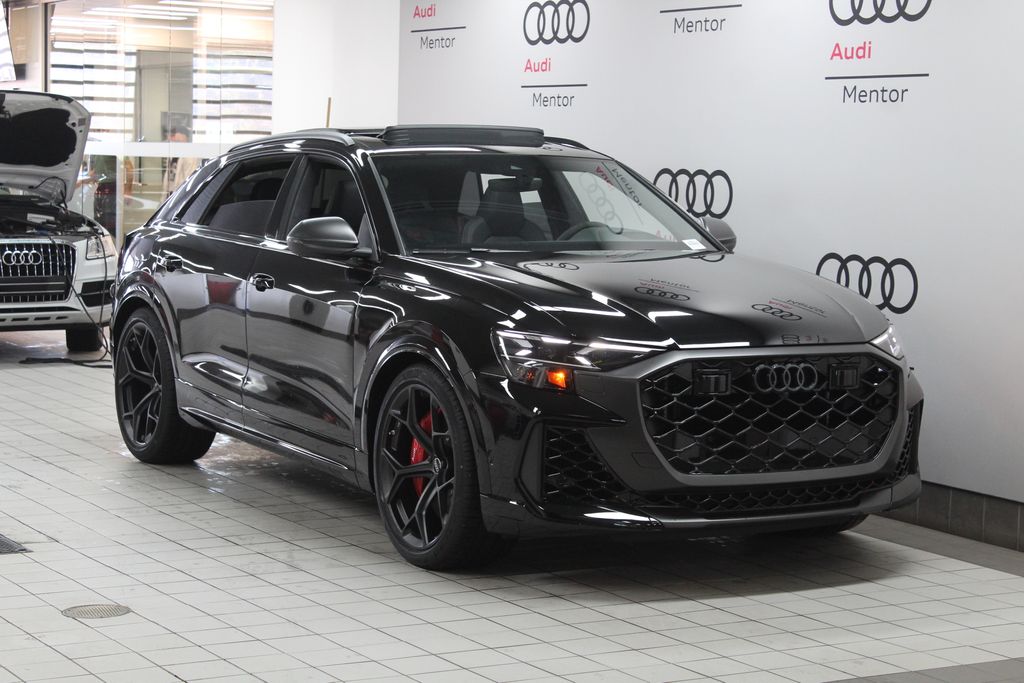 Thumbnail: 2026 Audi RS Q8 - 8