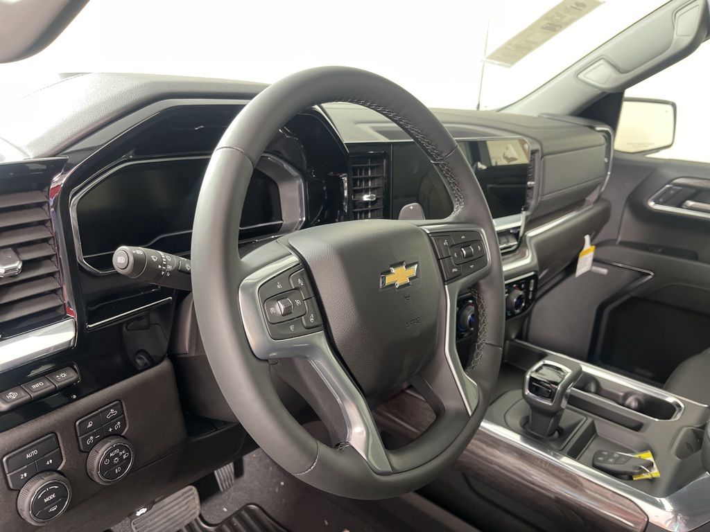 2024 Chevrolet Silverado 1500 LTZ 24