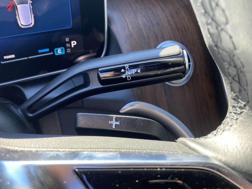 Thumbnail: 2025 Mercedes-Benz GLC - 29