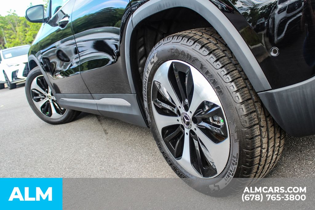 Used 2025 Black Mercedes-Benz GLA 250 image 15