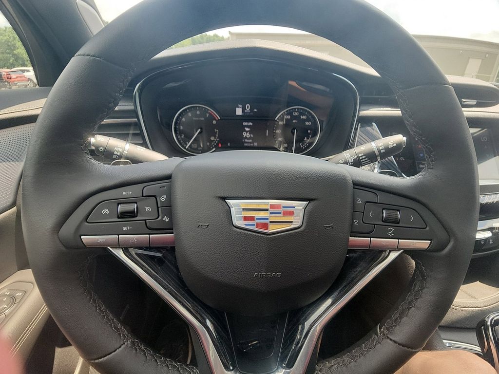 2024 Cadillac XT6 Premium Luxury 18