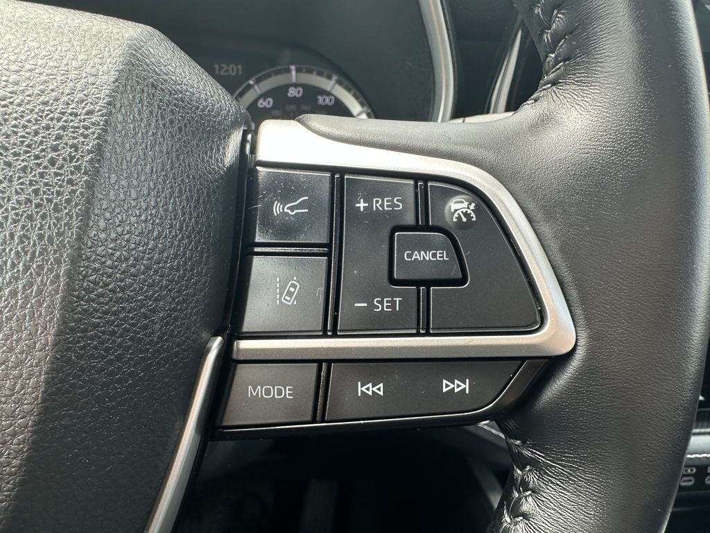 2023 Toyota Highlander Hybrid XLE