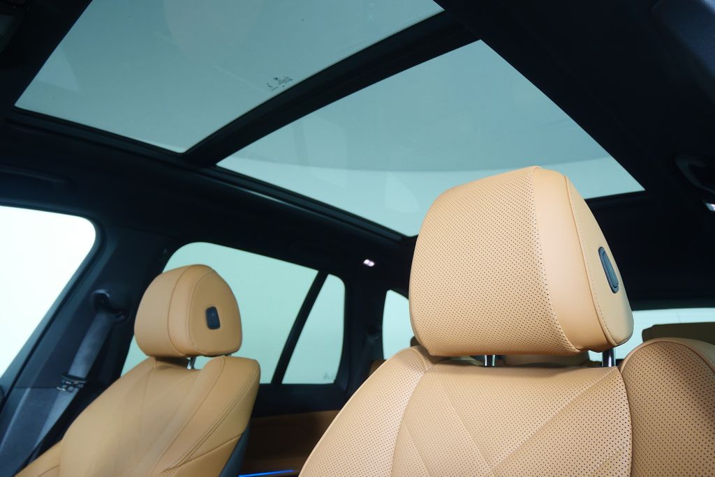 Thumbnail: 2026 BMW X5 - 12