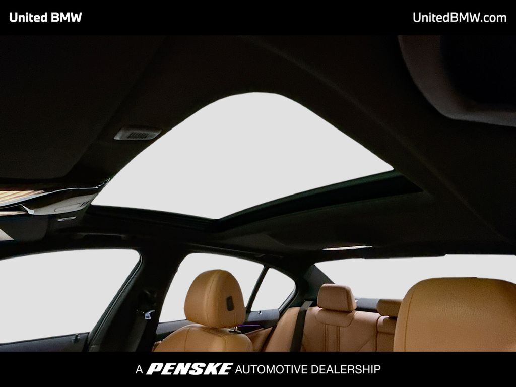 Thumbnail: 2021 BMW 5 Series - 13