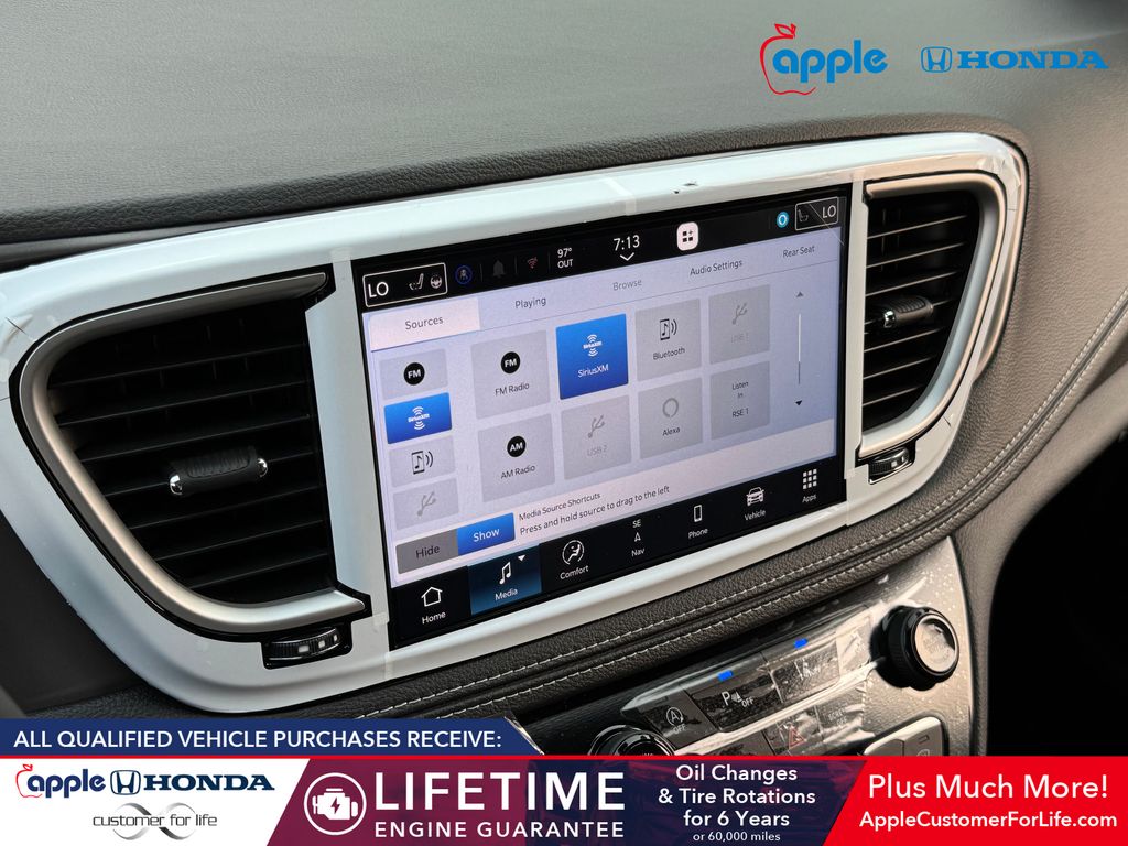 2026 Chrysler Pacifica Select