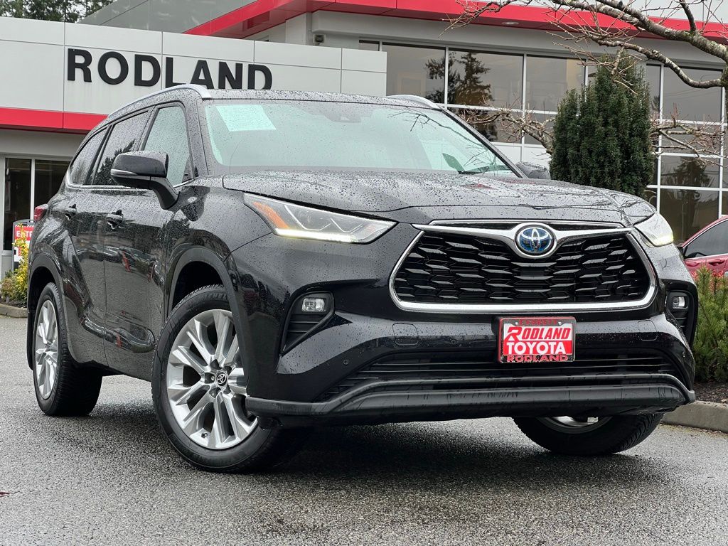 2022 Toyota Highlander Hybrid Limited AWD