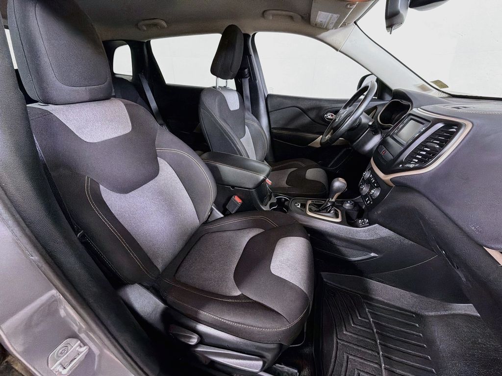 Used 2018 Jeep Cherokee SUV