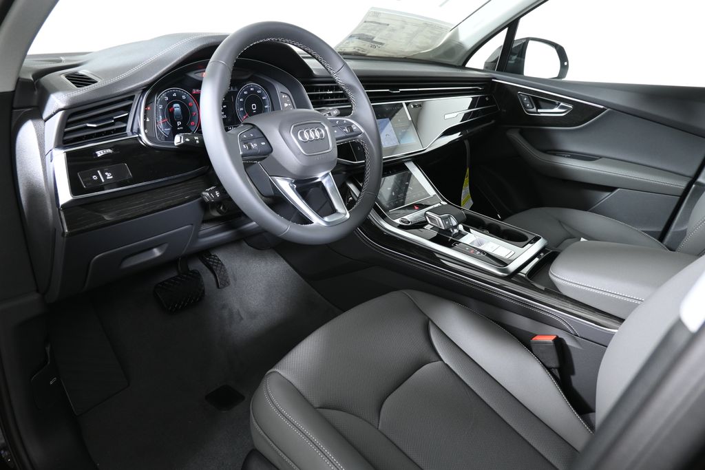 Thumbnail: 2026 Audi Q7 - 13