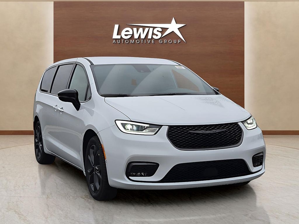 New 2026 Chrysler Pacifica For Sale in Farmington, AR