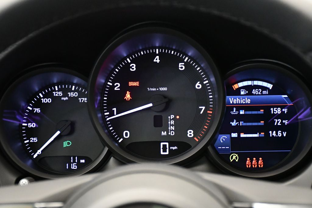 Thumbnail: 2026 Porsche Macan - 29