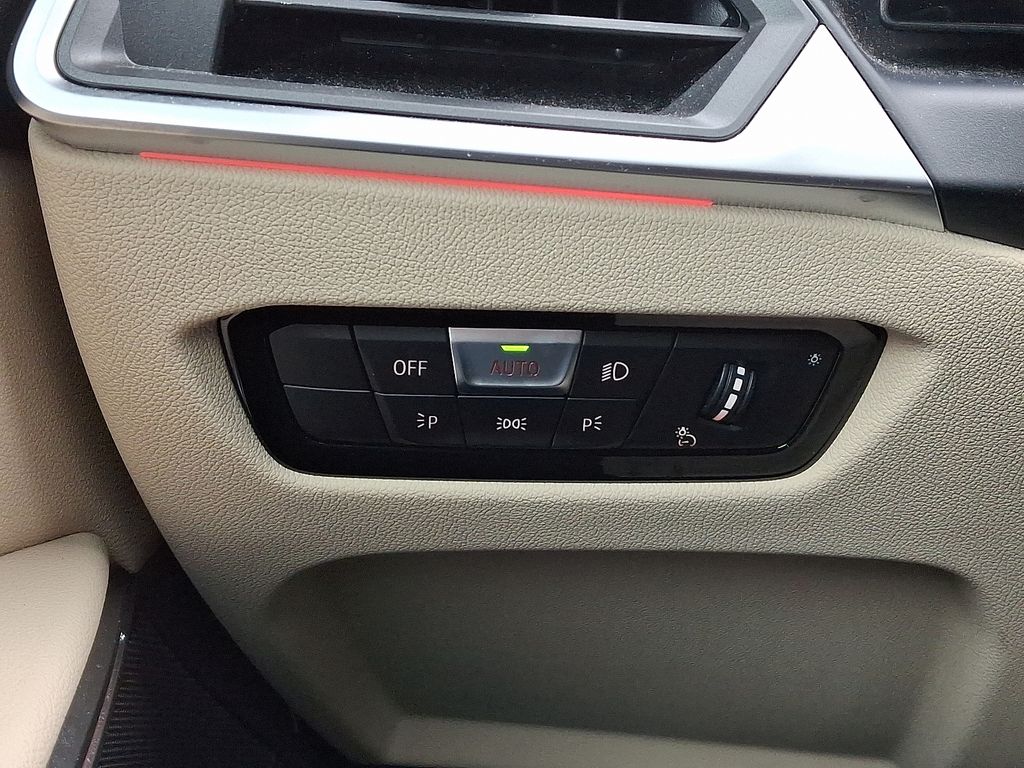 Thumbnail: 2024 BMW 3 Series - 24