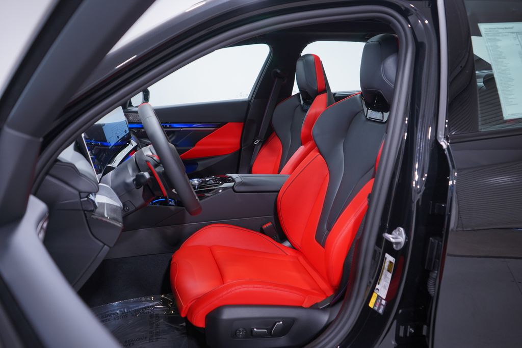 Thumbnail: 2026 BMW M5 - 7