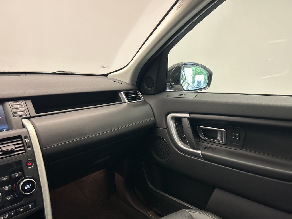 Thumbnail: 2019 Land Rover Discovery Sport - 26