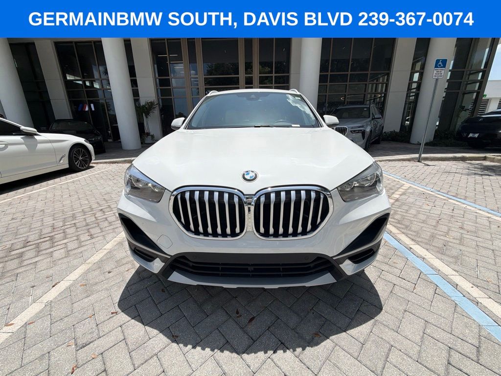 Used 2021 White BMW sDrive28i image 15