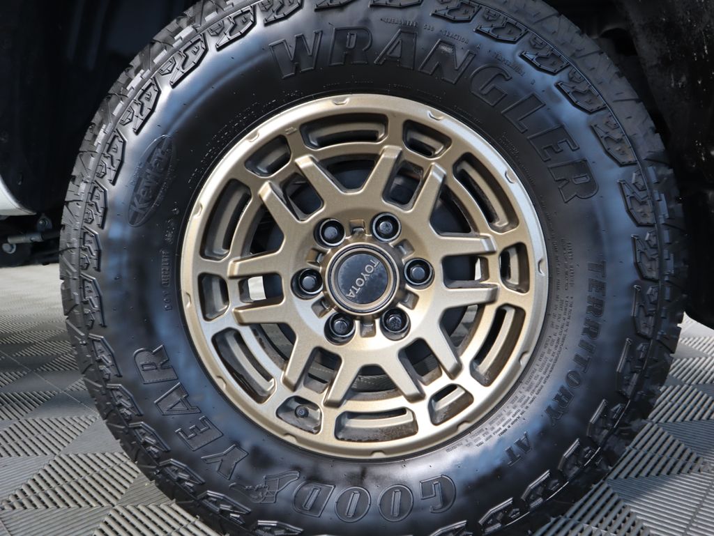 Thumbnail: 2023 Toyota Tacoma - 31