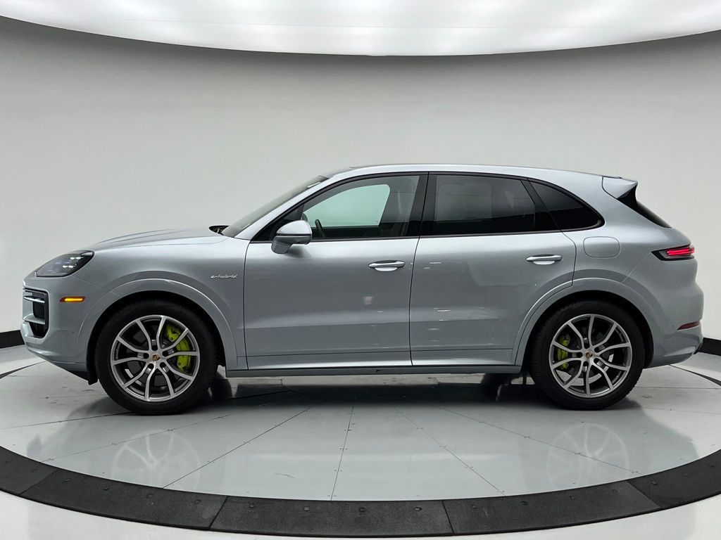 Thumbnail: 2024 Porsche Cayenne - 2