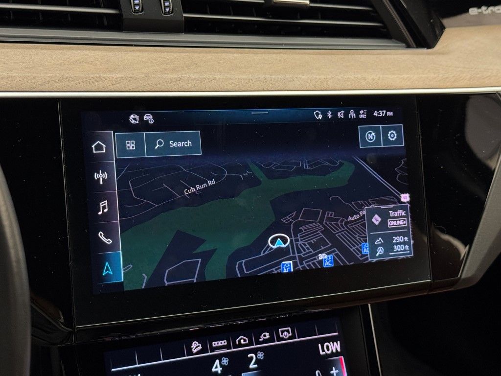Thumbnail: 2024 Audi Q8 e-tron - 29