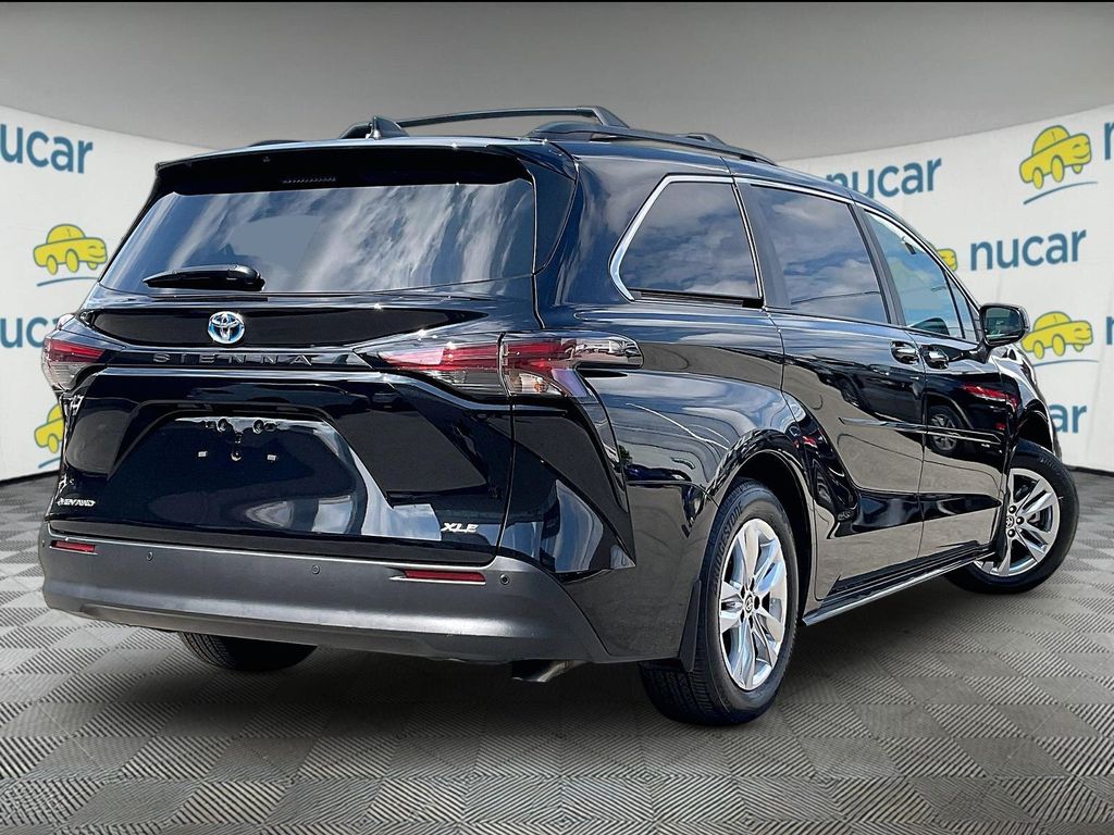 2025 Toyota Sienna — photo 6