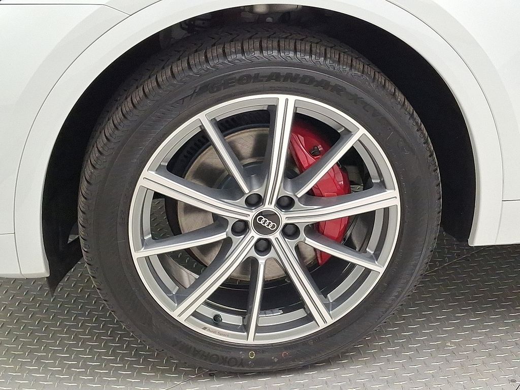 Thumbnail: 2023 Audi SQ5 - 8