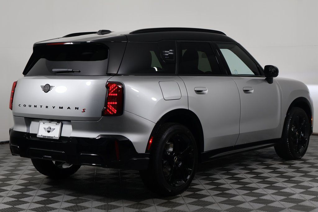 Thumbnail: 2027 MINI Cooper Countryman - 2