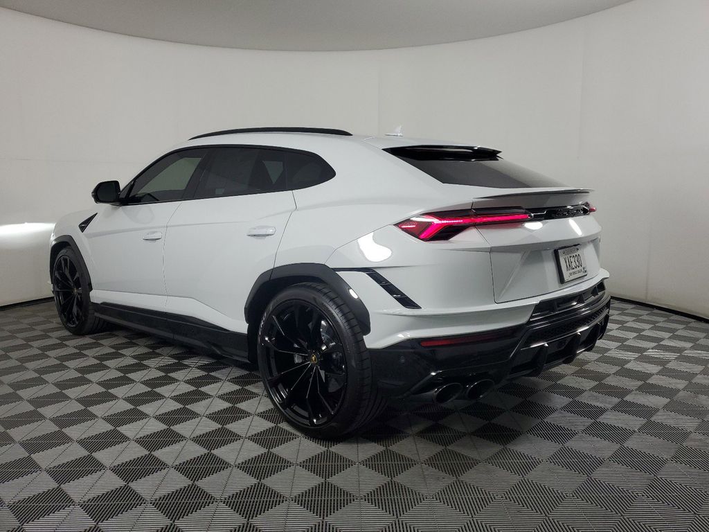 2023 Lamborghini Urus s 4