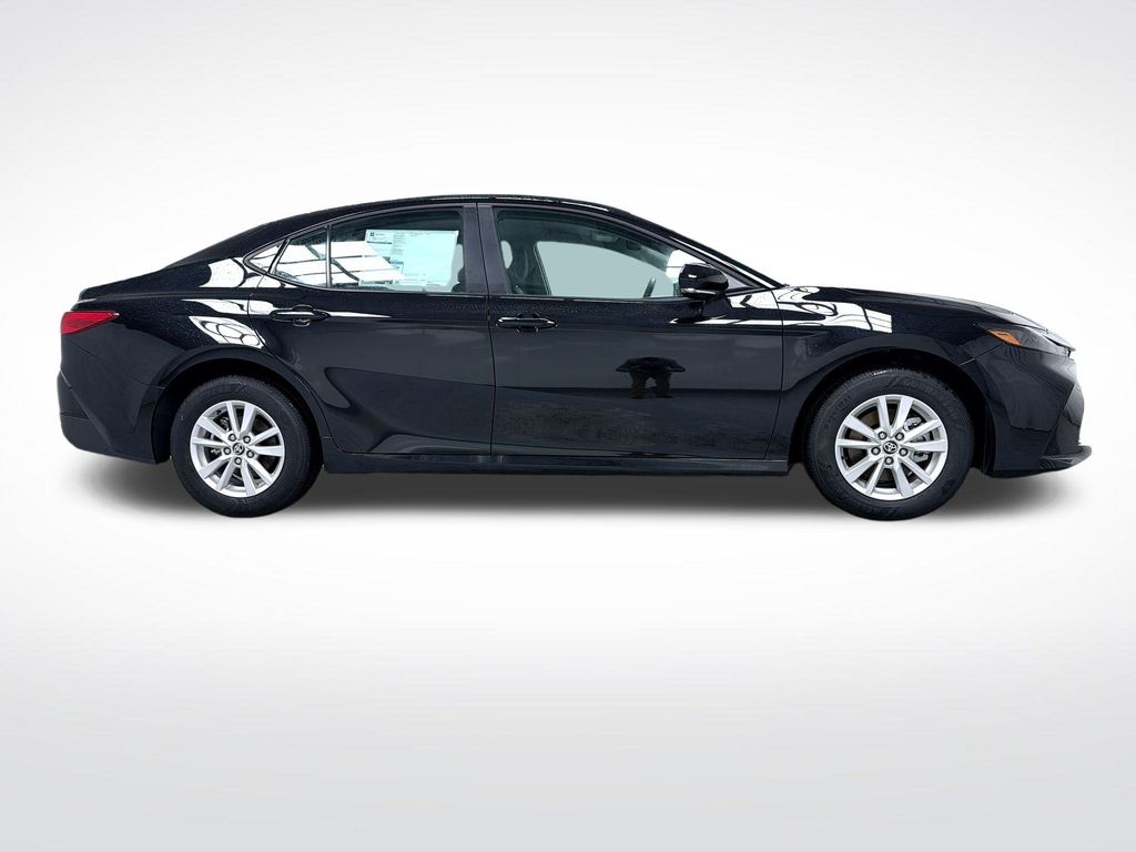 2026 Toyota Camry LE - Photo 11