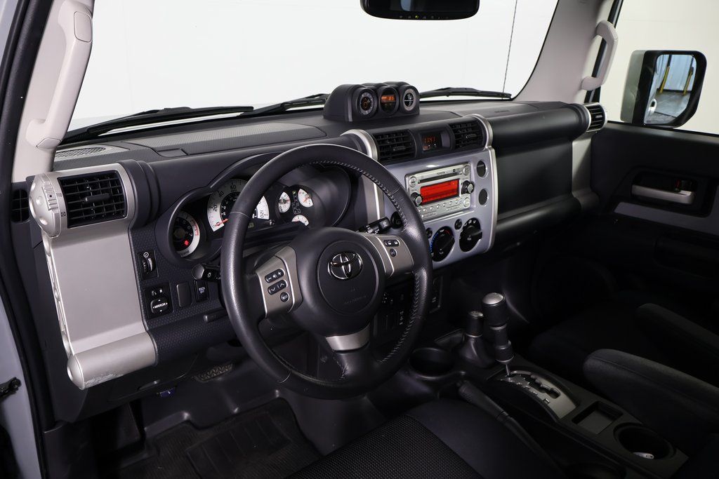 Thumbnail: 2014 Toyota FJ Cruiser - 7