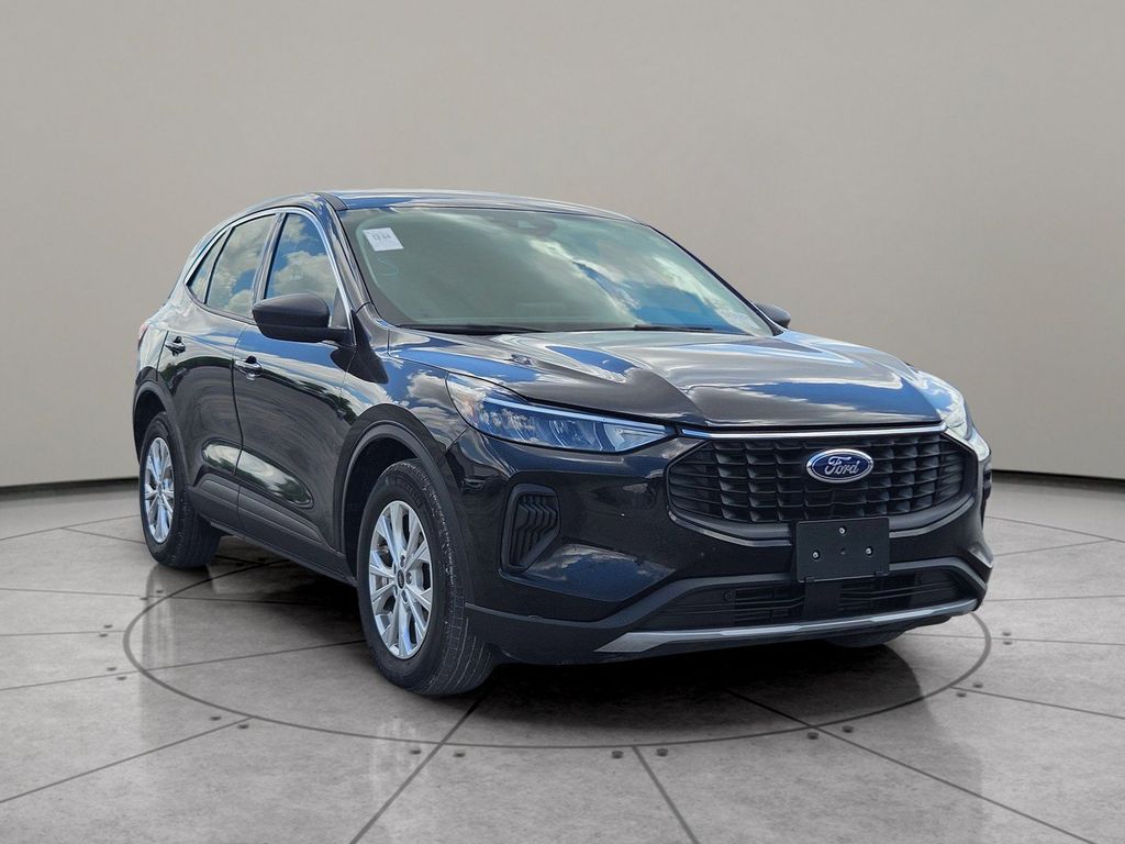Used Car 2024 Ford Escape  Active For Sale Under $25,000 In San Marcos, Texas