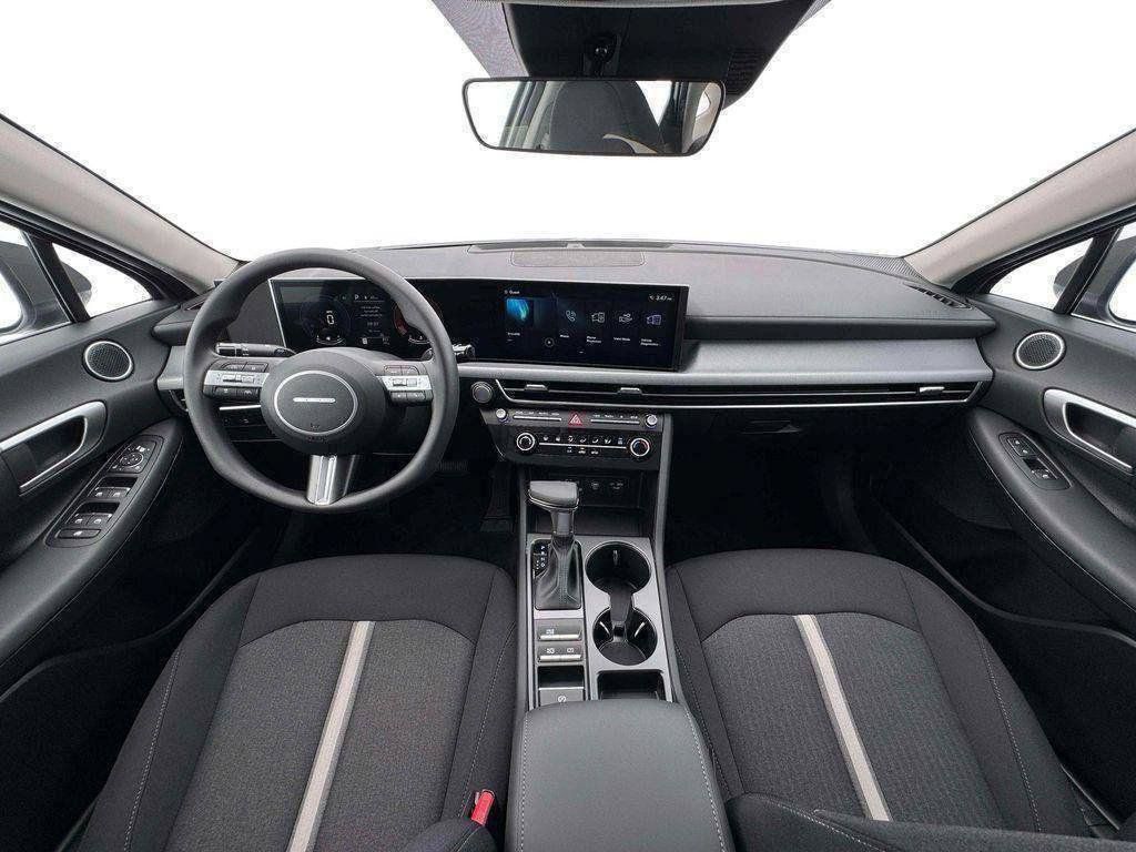 New 2026 White Hyundai SE image 13