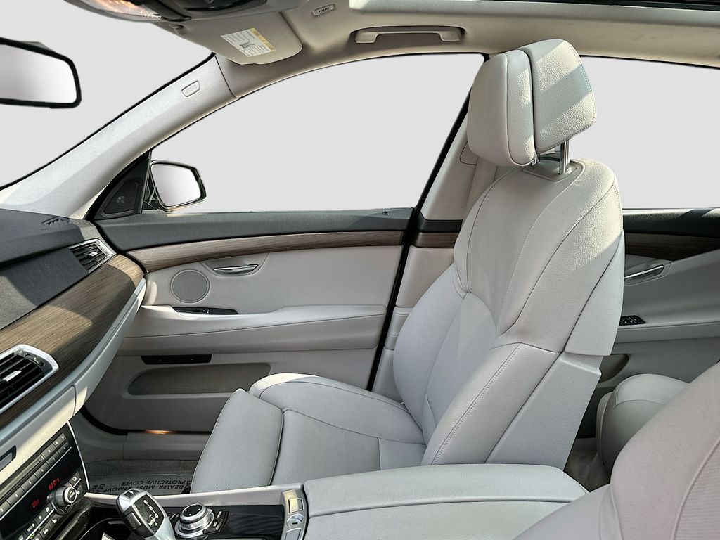 Used 2012 Gray BMW 550i xDrive Gran Turismo image 25