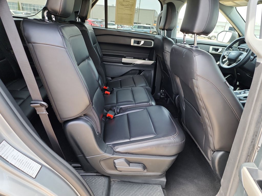 2023 Ford Explorer XLT photo