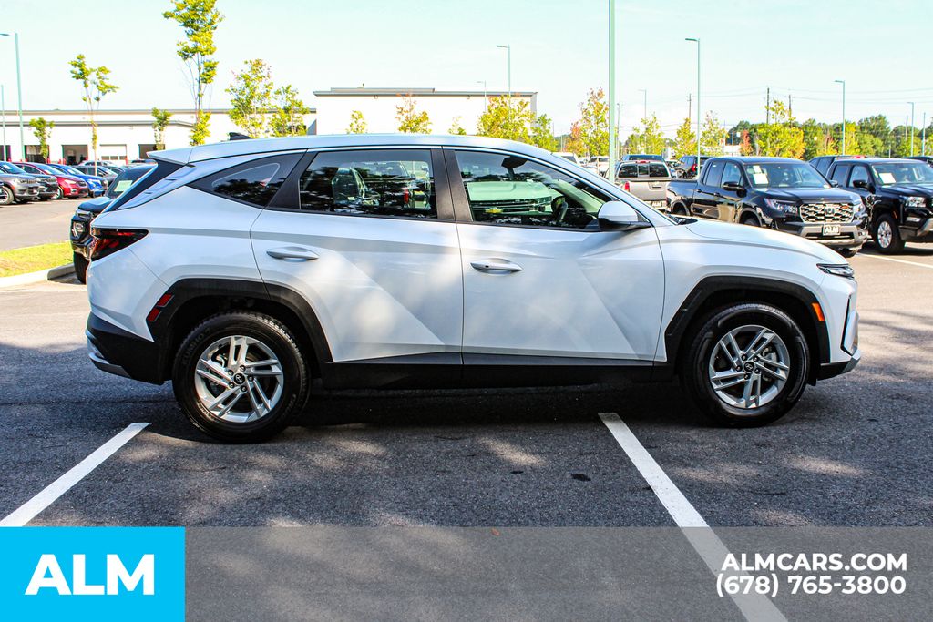 2025 Hyundai Tucson SE photo 8