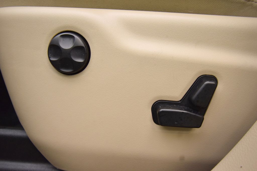 used 2015 Jeep Grand Cherokee car, priced at $13,900