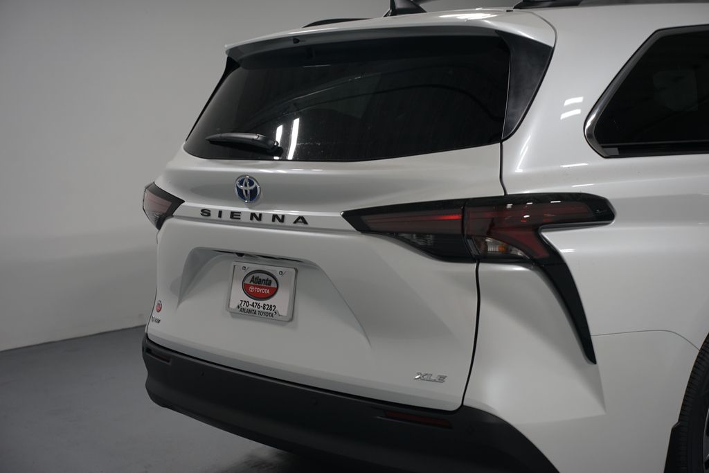 Thumbnail: 2025 Toyota Sienna - 9