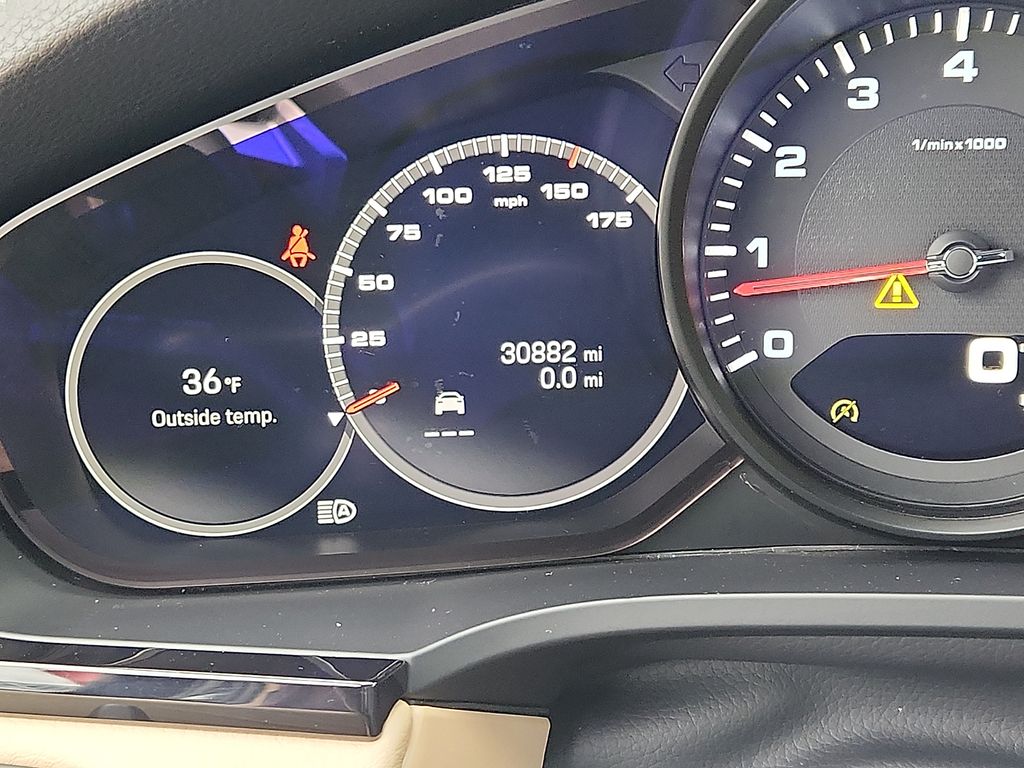 Thumbnail: 2022 Porsche Cayenne - 21