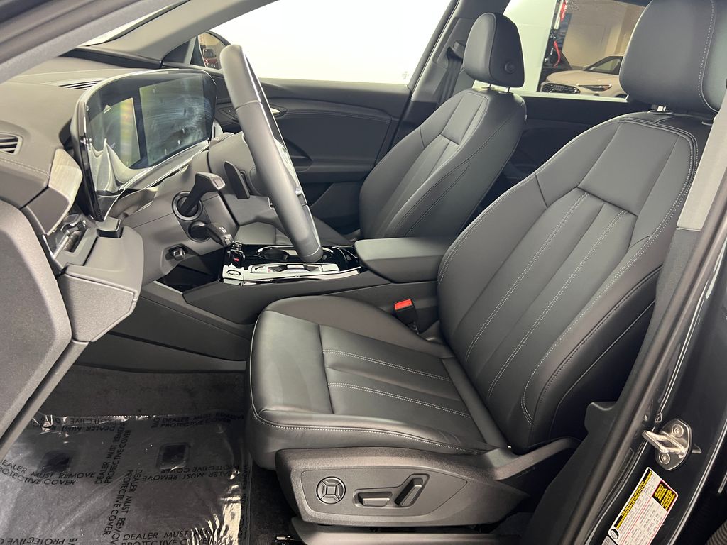 Thumbnail: 2025 Audi Q6 e-tron - 28