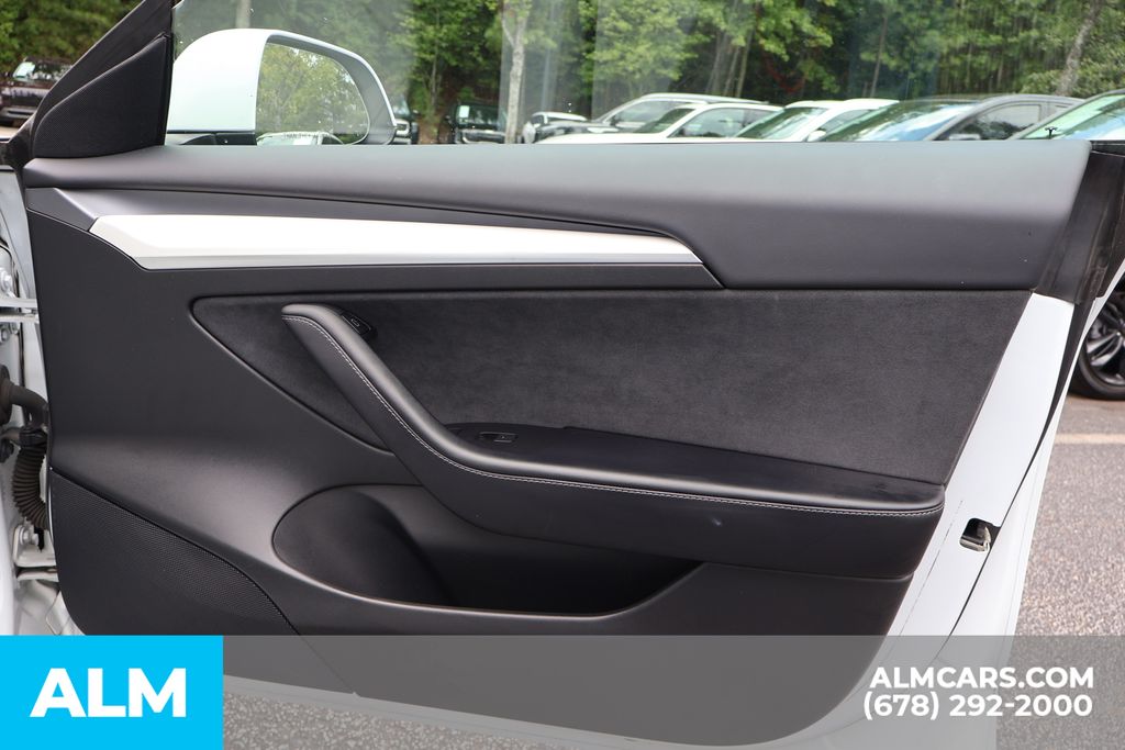Used 2022 White Tesla Base image 30